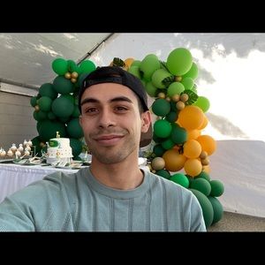 Meet your Posher, Adrian